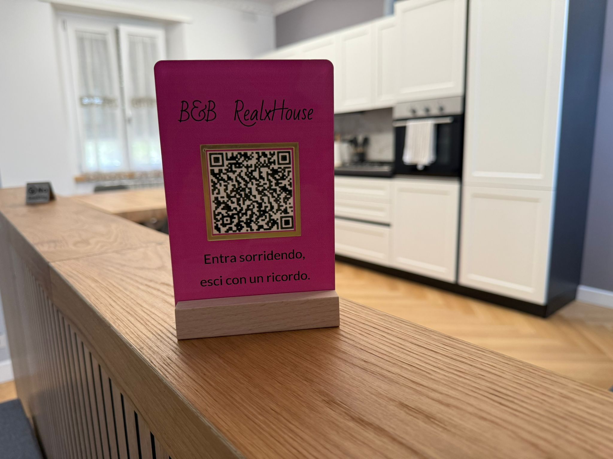 B&B Relax House Guidonia vicino Roma, Entra sorridendo, esci con un riccordo.