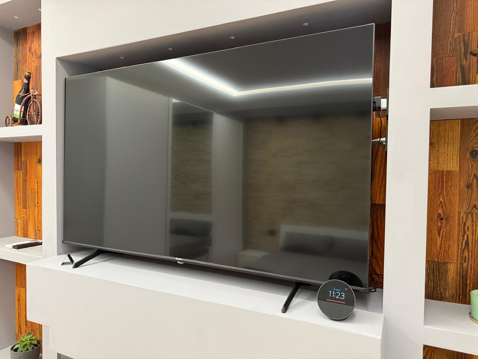 Tv grande e amazon Alex per relax e intratenimento.